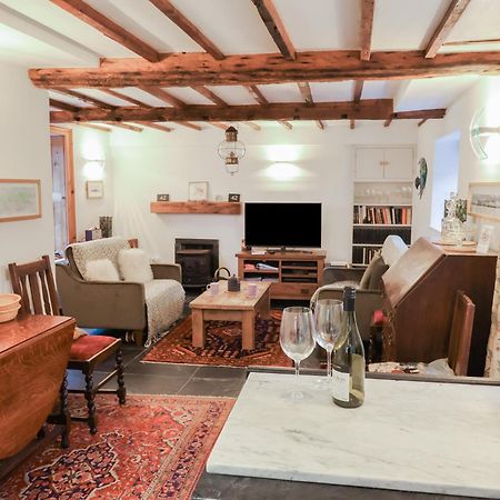 Naunton Cottage ライム・レジス エクステリア 写真