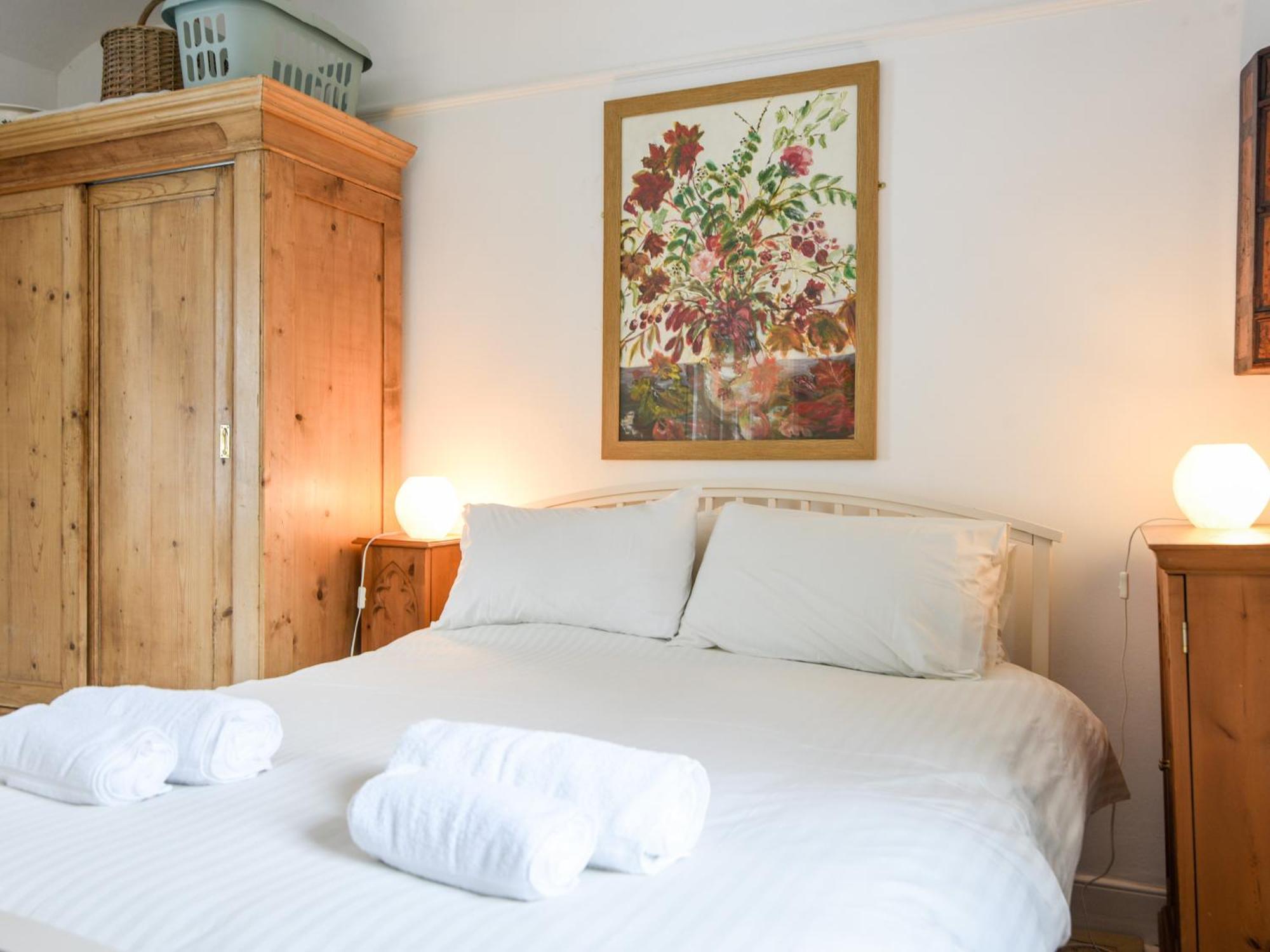 Naunton Cottage ライム・レジス エクステリア 写真