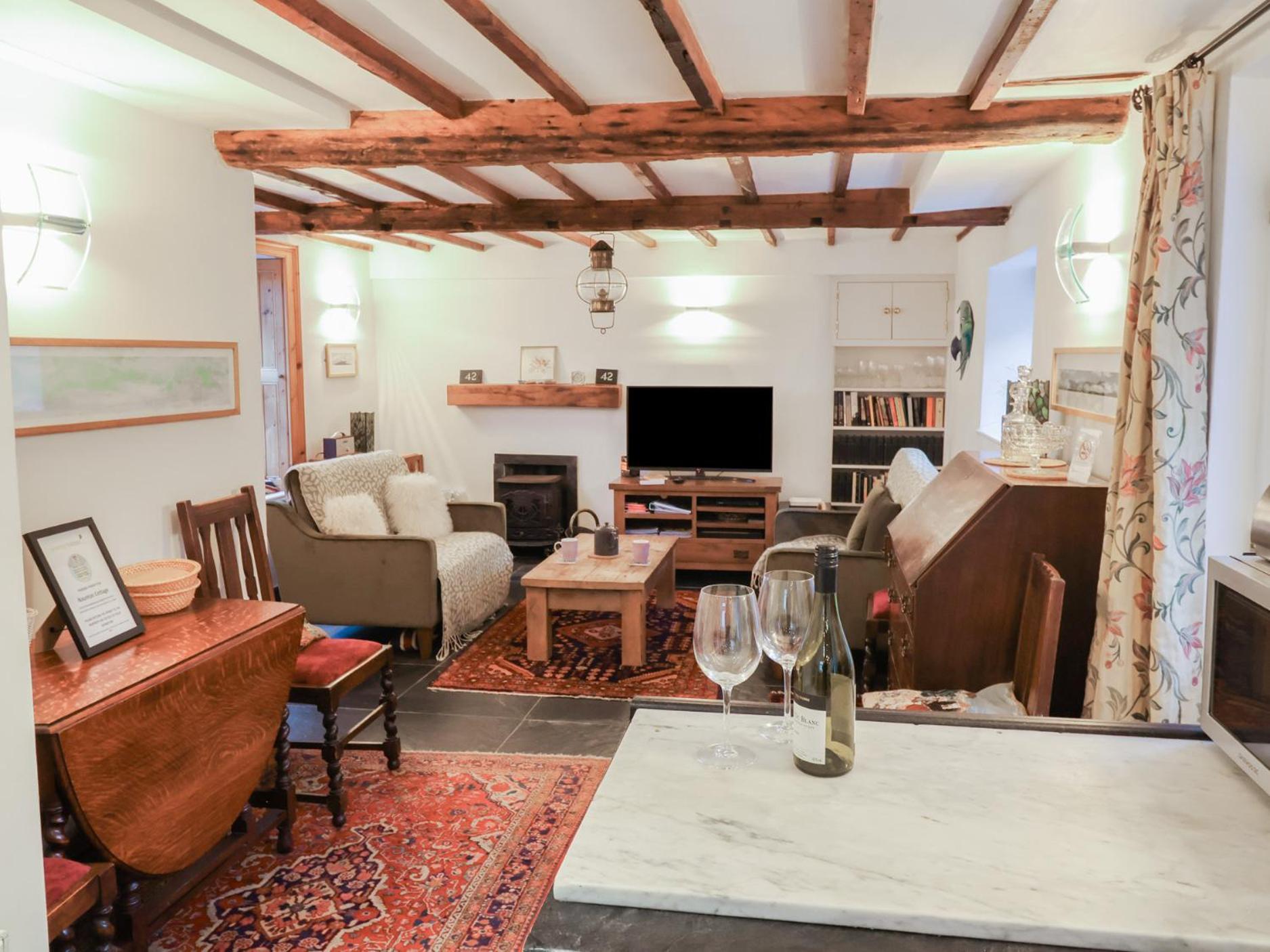 Naunton Cottage ライム・レジス エクステリア 写真